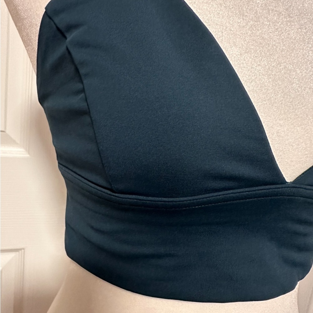 Lululemon Sweat your Heart Out Bra in Submarine color, A/B Cup, Size 6 - Picture 5 of 11